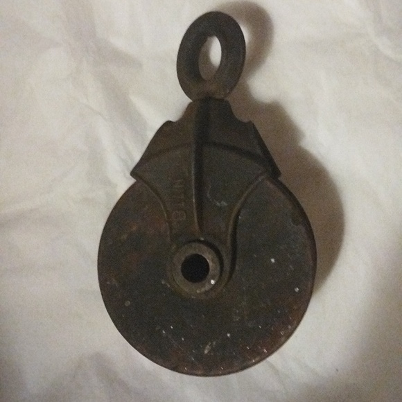 Antique barn pulley - Picture 2 of 5